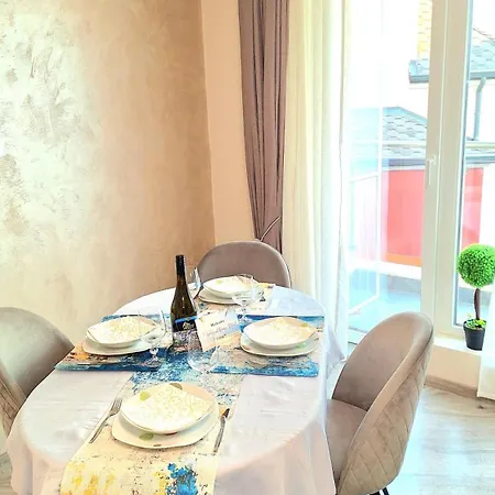 Breeze Retreate With Balcony & Parking Lot Διαμέρισμα *